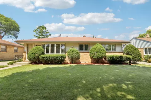 6248 W Kinnickinnic Riv, Milwaukee, WI 53219