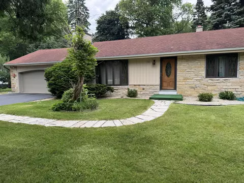 1260 Westbrooke, Waukesha, WI 53186