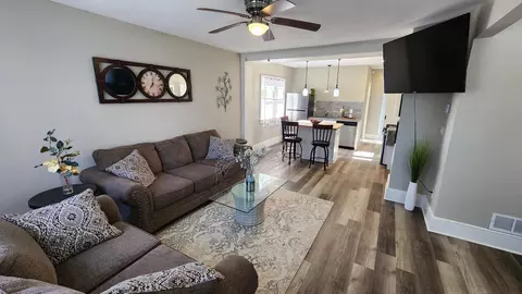 3644 E Carpenter, Cudahy, WI 53110