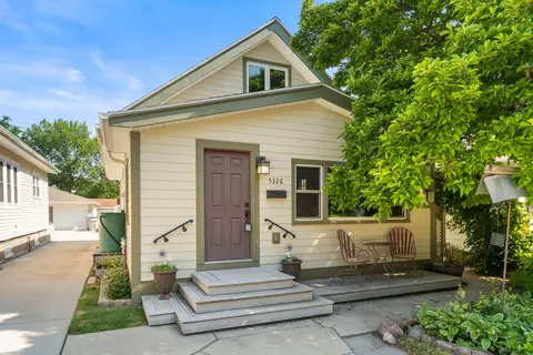 5326 W W Wls, Milwaukee, WI 53208
