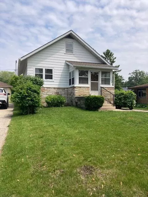 2834 S 72nd, West Allis, WI 53219