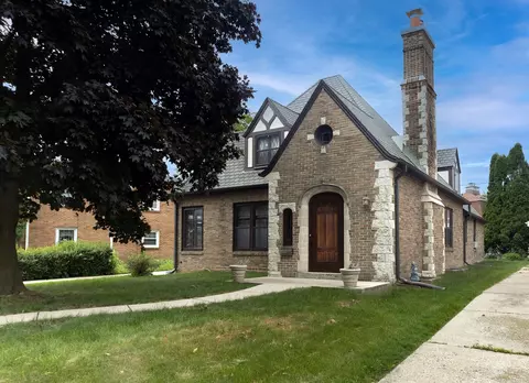4525 S Lawler, Cudahy, WI 53110