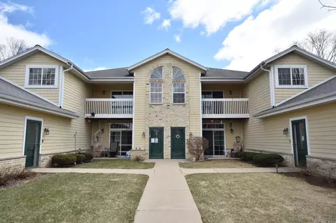 1479 Garay #207, Port Washington, WI 53074