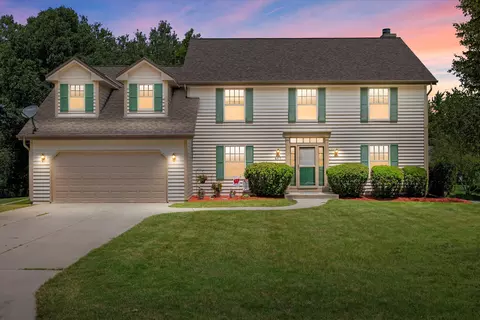 645 Kahen, Hartland, WI 53029