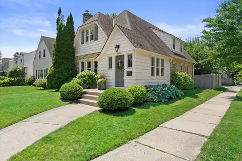 5975 N Shoreland, Whitefish Bay, WI 53217