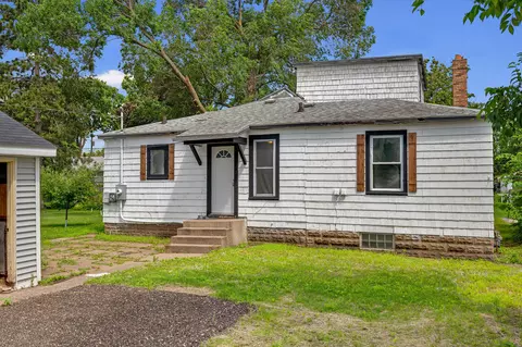 1229 Hintgen, La Crosse, WI 54601