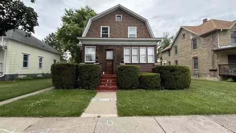 2026 Saint Clair, Racine, WI 53402