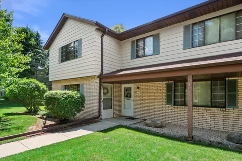 611 Dundee, Hartland, WI 53029