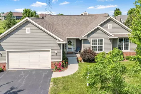 1820 Misty Rdg, Grafton, WI 53024