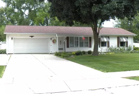 1001 N 40th, Manitowoc, WI 54220