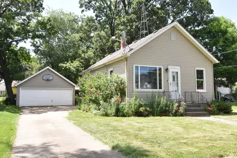 2812 Cleveland, Racine, WI 53405