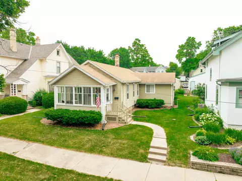 319 Mccall, Waukesha, WI 53186