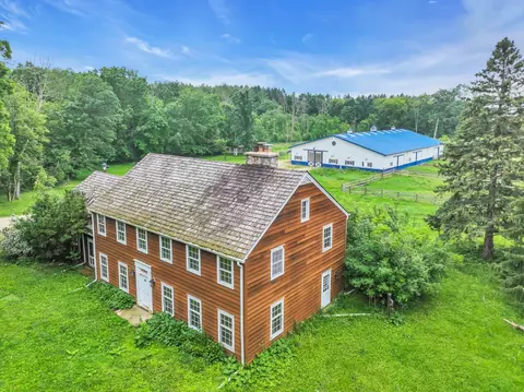 9111 W Hawthorne, Mequon, WI 53097
