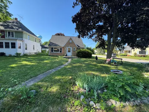 155 W W Un, Cedar Grove, WI 53013