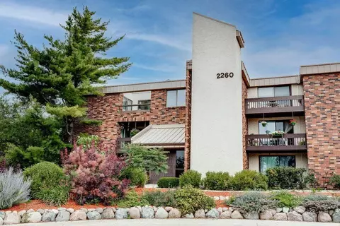 2260 W Good Hope #127, Glendale, WI 53209