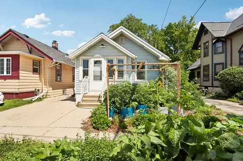 140 Cook, Waukesha, WI 53186