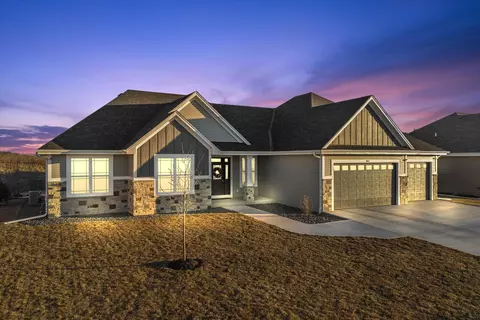 896 Kohlwey, Grafton, WI 53024