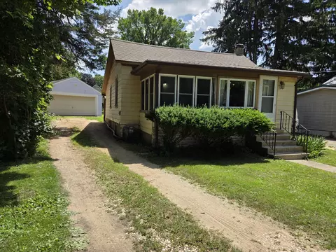 325 S Sixth, Delavan, WI 53115