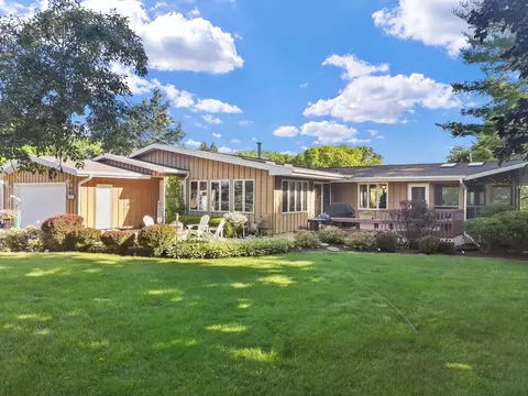 w5318 Briarwood Road, Sugar Creek, WI 53121
