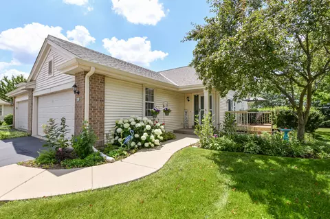 836 Sweetbriar, Elkhorn, WI 53121