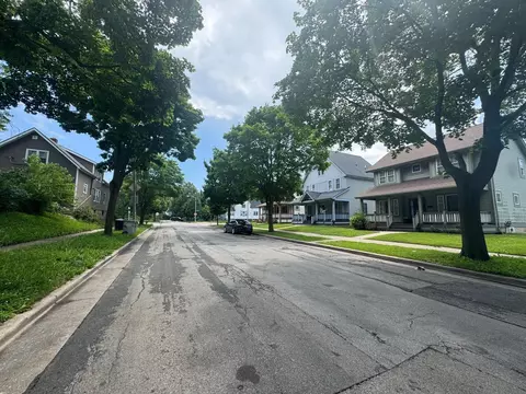 424 N 29th, Milwaukee, WI 53208 photo 2