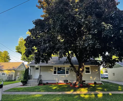 515 N Warren, Watertown, WI 53098