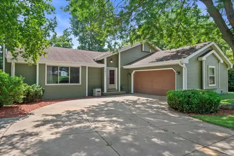 11811 W Woodland, Hales Corners, WI 53130