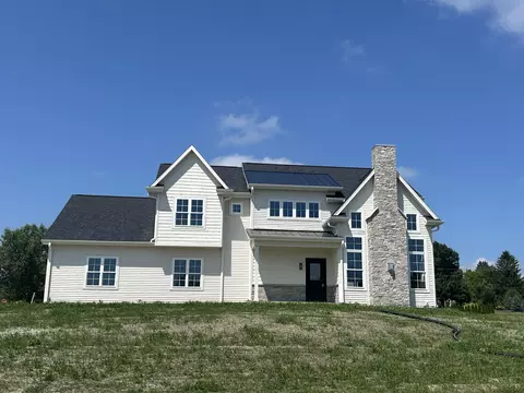N684 S Hickory Hills, Ashippun, WI 53066