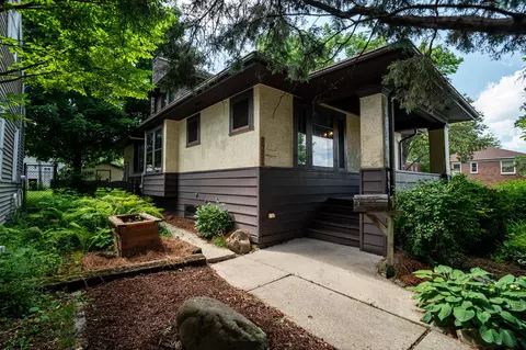 2633 N Wauwatosa, Wauwatosa, WI 53213