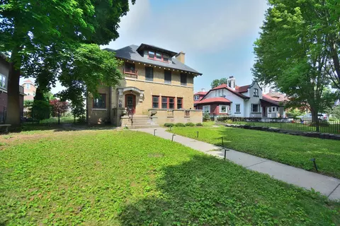 2019 N Hi Mt, Milwaukee, WI 53208
