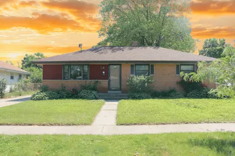 6433 W Boehlke, Milwaukee, WI 53223