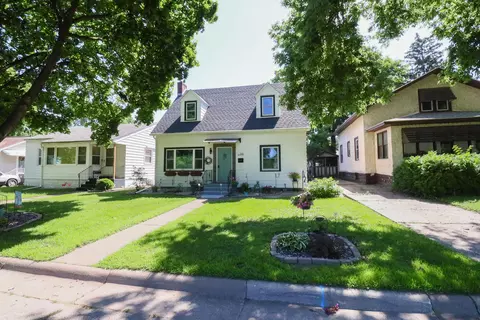 786 Hillview, La Crosse, WI 54601