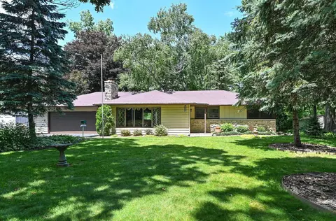 3830 W Southland, Franklin, WI 53132
