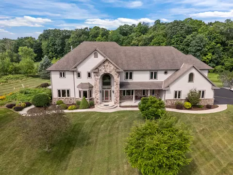 5005 Pleasant Hl, Richfield, WI 53076