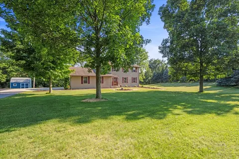w6085 Whispering Lane, Plymouth, WI 53073