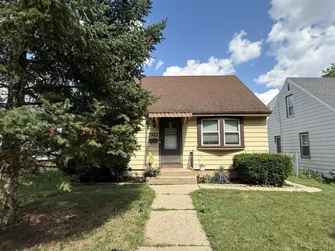 2922 N 89th, Milwaukee, WI 53222