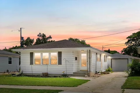 1933 Neptune, Racine, WI 53404