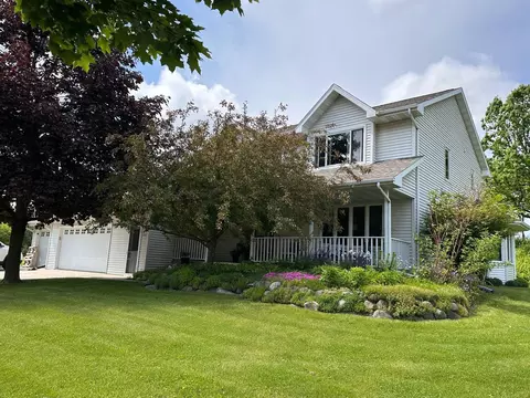 1202 E Clifford, Plymouth, WI 53073
