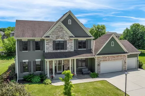 501 Wynnewood, Waukesha, WI 53188