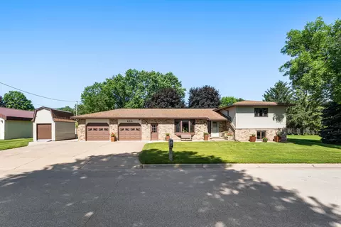 655 48th, Goodview, MN 55987