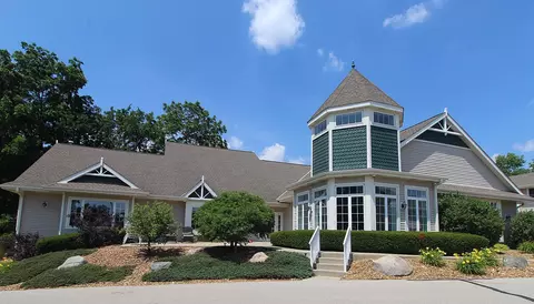 6180 Walnut #85, Cudahy, WI 53110