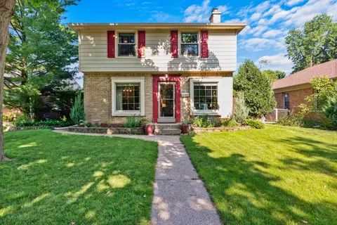 5719 N Crestwood, Glendale, WI 53209