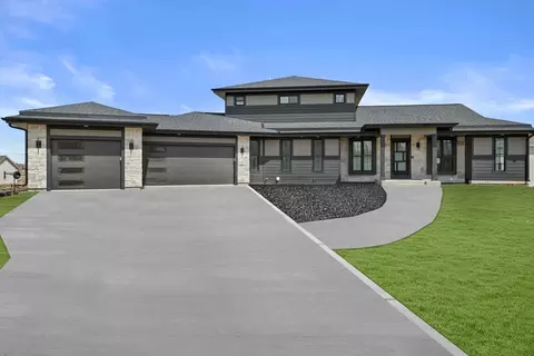 n54w19358 Broadwing, Menomonee Falls, WI 53051