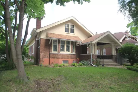 2316 N Grant, Milwaukee, WI 53210