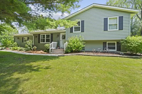 w5521 Cottonwood Road, Sugar Creek, WI 53121