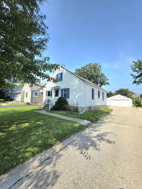 1170 Lois, Brookfield, WI 53045