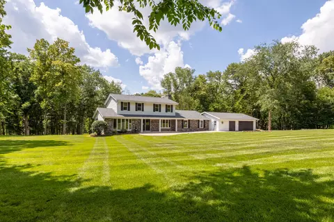 n6021 Grey Fox Trail, Concord, WI 53178