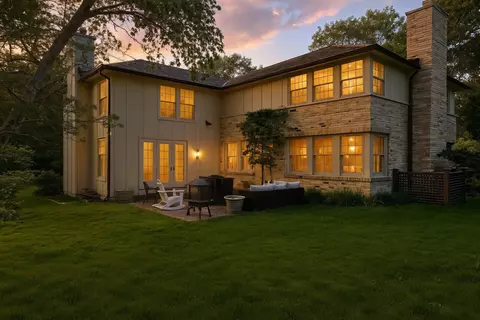 1861 E Fox, Fox Point, WI 53217