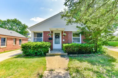 7645 W Lorraine, Milwaukee, WI 53222