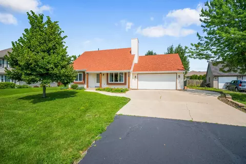 6829 Bobolink, Racine, WI 53402